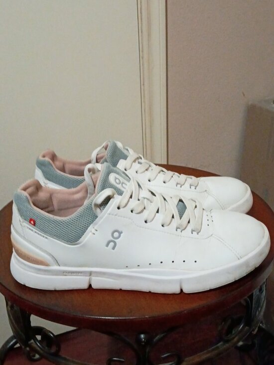 On Clouds Shoes - On Cloud THE ROGER Advantage White Rosehip Shoes Women's Size 9